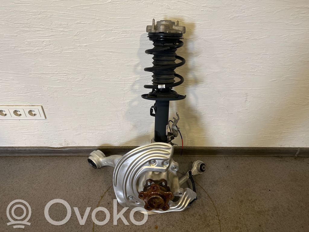 BMW i4 Achsschenkel vorne 