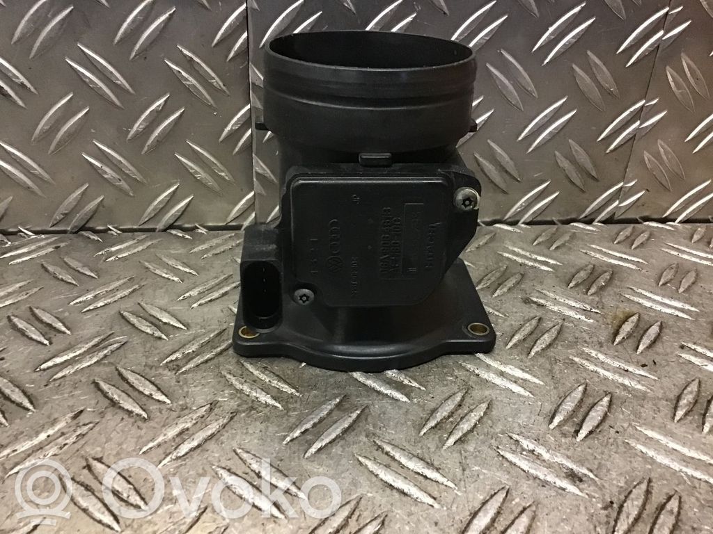 Audi A4 S4 B5 8D Ilmamassan virtausanturi 