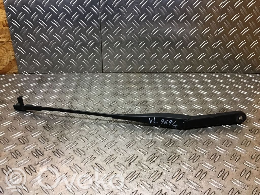 Wischerarm vorne   4M5117526AC