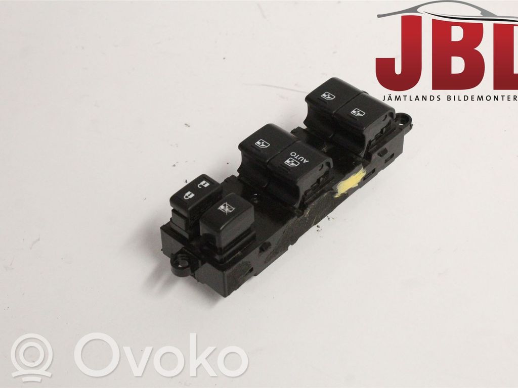 Subaru Outback Electric window control switch 