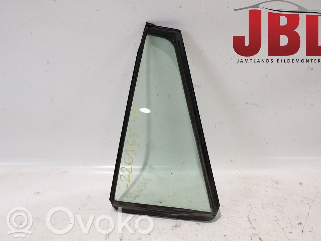 Subaru Outback Ventanilla de ventilación de la puerta trasera 