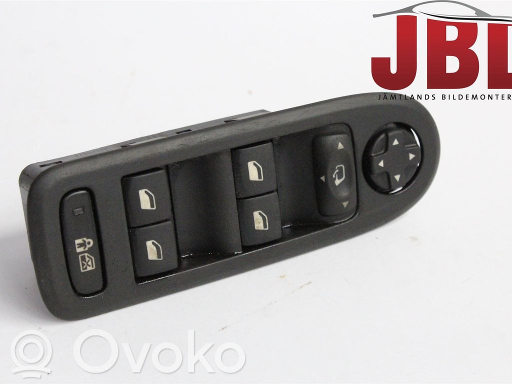 Electric window control switch   649028