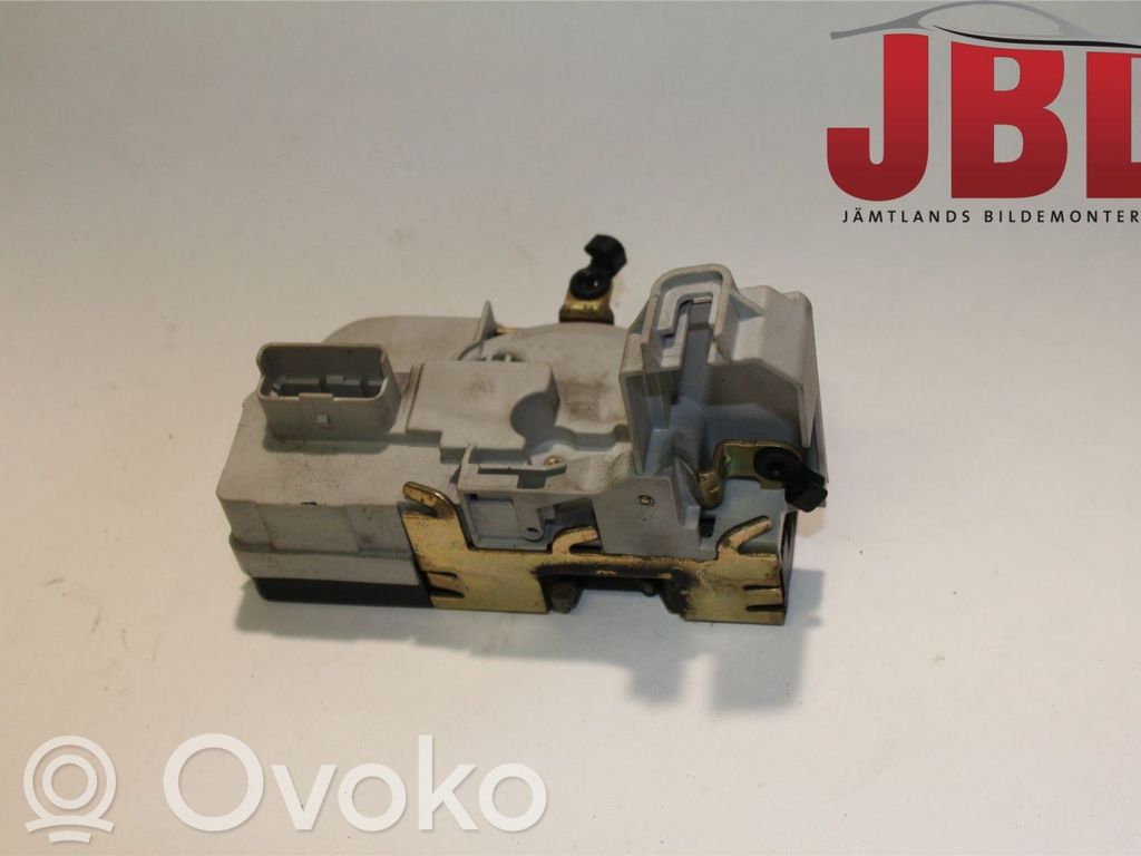 Peugeot 307 Zamek drzwi przednich 