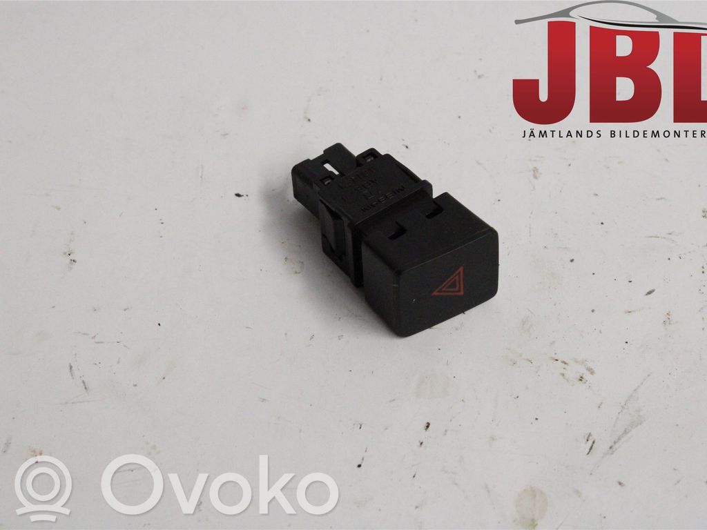 Nissan Micra Botón interruptor de luz de peligro 