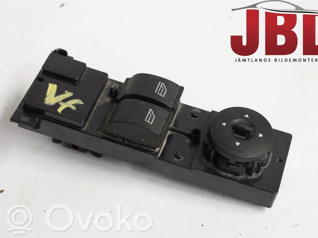 Electric window control switch   1471922