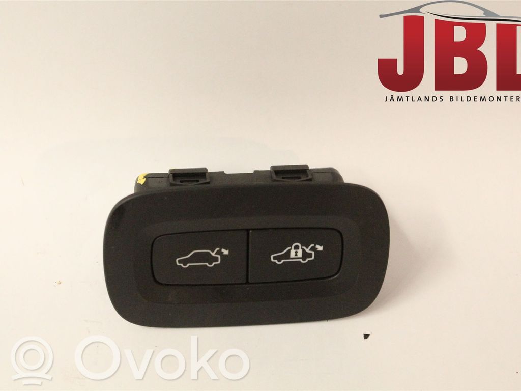 Tailgate/boot open switch button   31427330