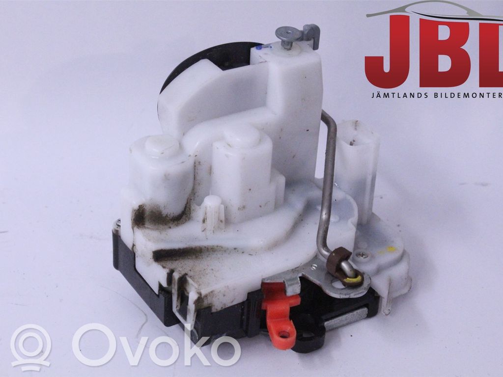 Opel Combo D Takaoven lukko 