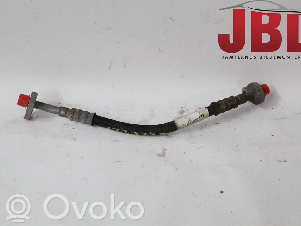 Ilmastointilaitteen putki (A/C)   31332755