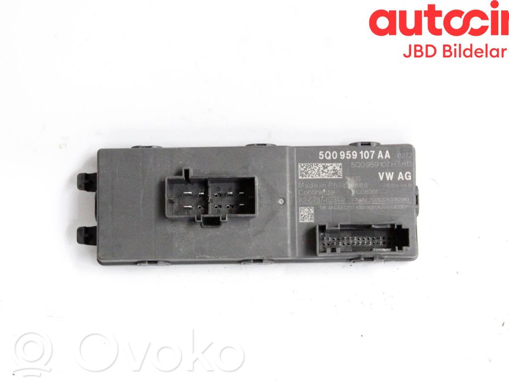 Tailgate/trunk control unit/module   5Q0959107AA