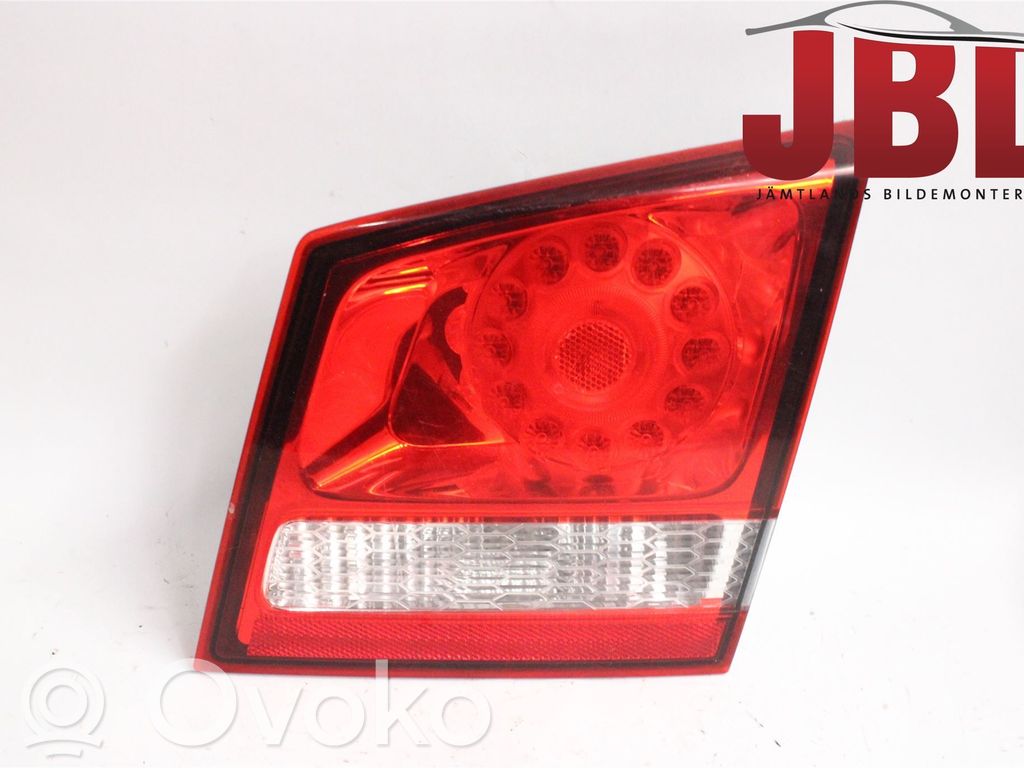 Fiat Freemont Lampy tylnej klapy bagażnika 