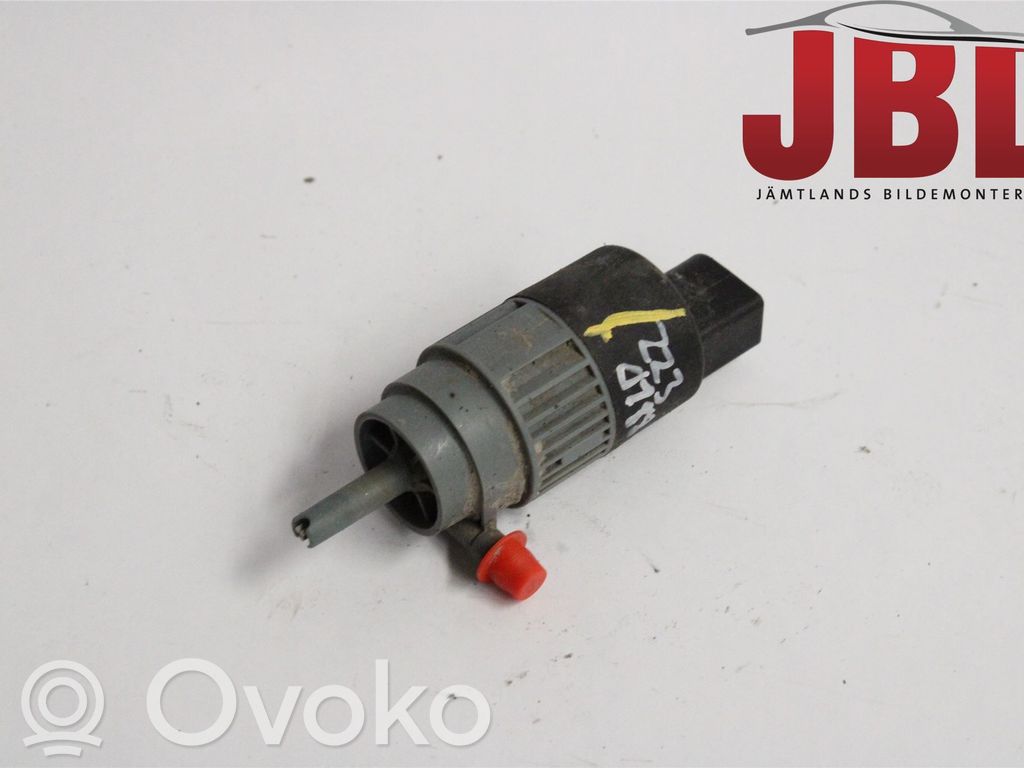 Headlight washer pump   1673739