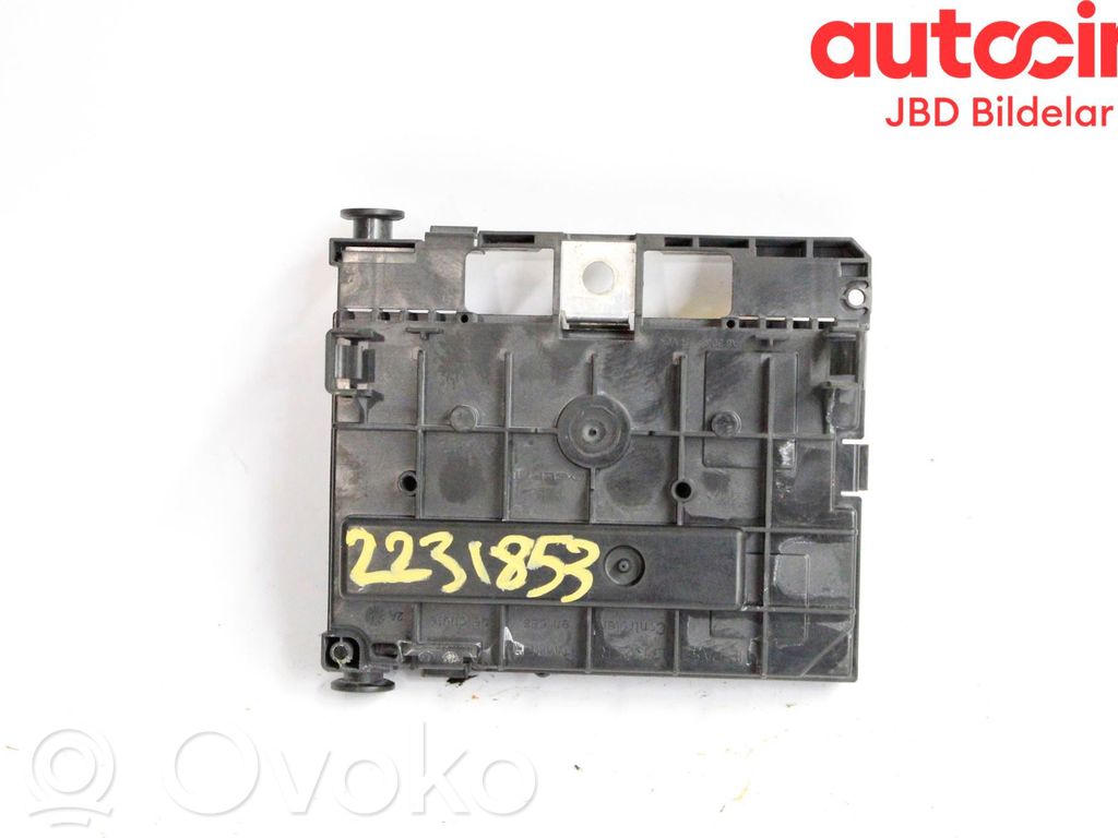 Peugeot Expert Fuse module 