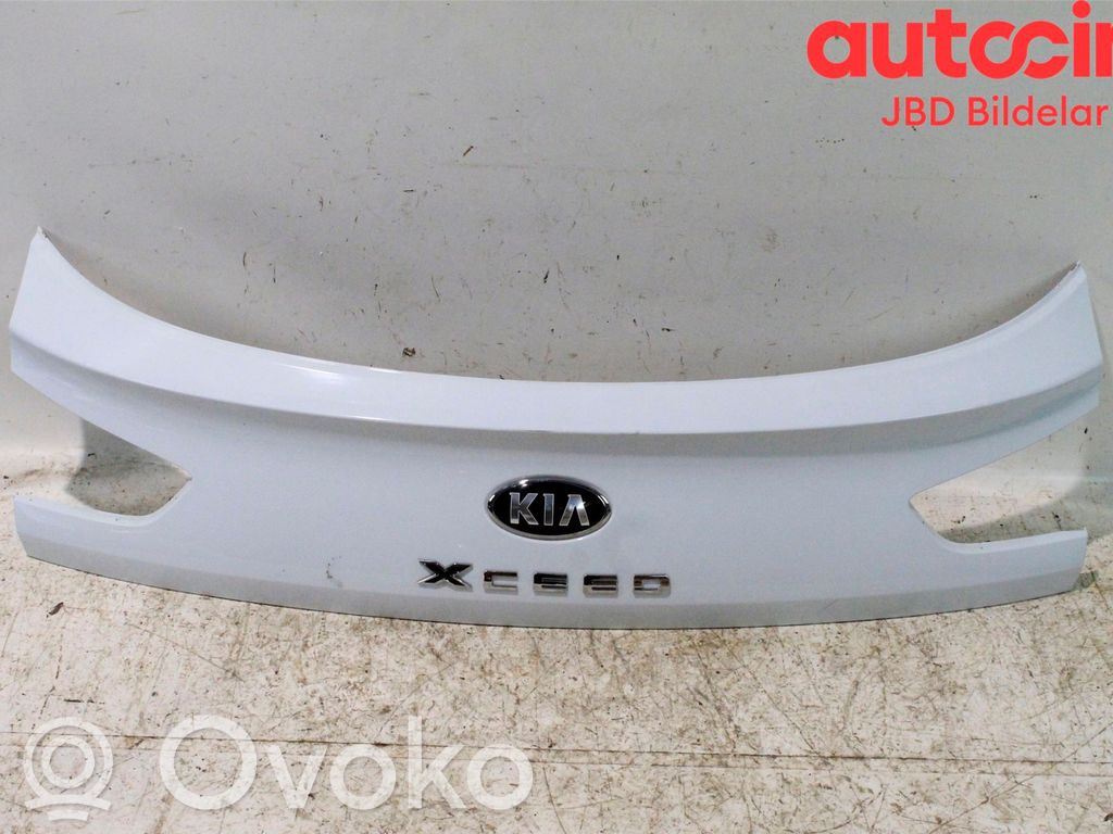 KIA Xceed Verkleidung Heckklappe Kofferraumdeckel 