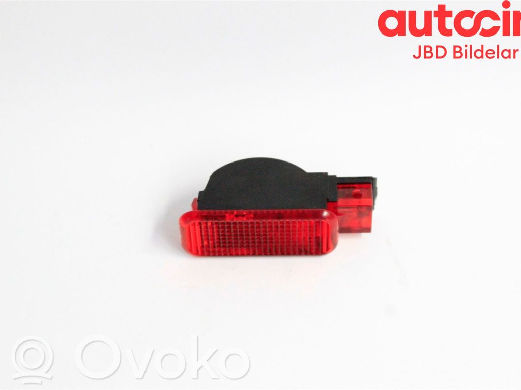Audi A5 8T 8F Lampka drzwi przednich 