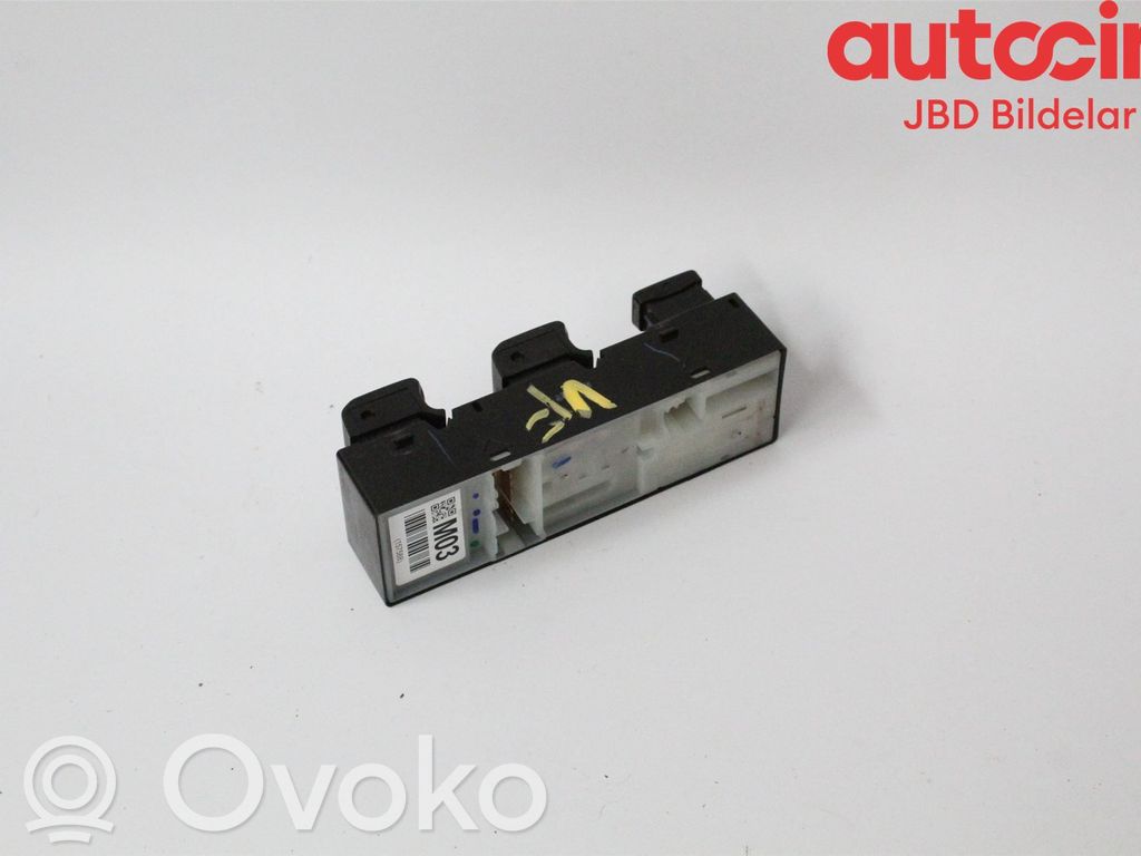 Electric window control switch   83071FJ030,83071FJ031