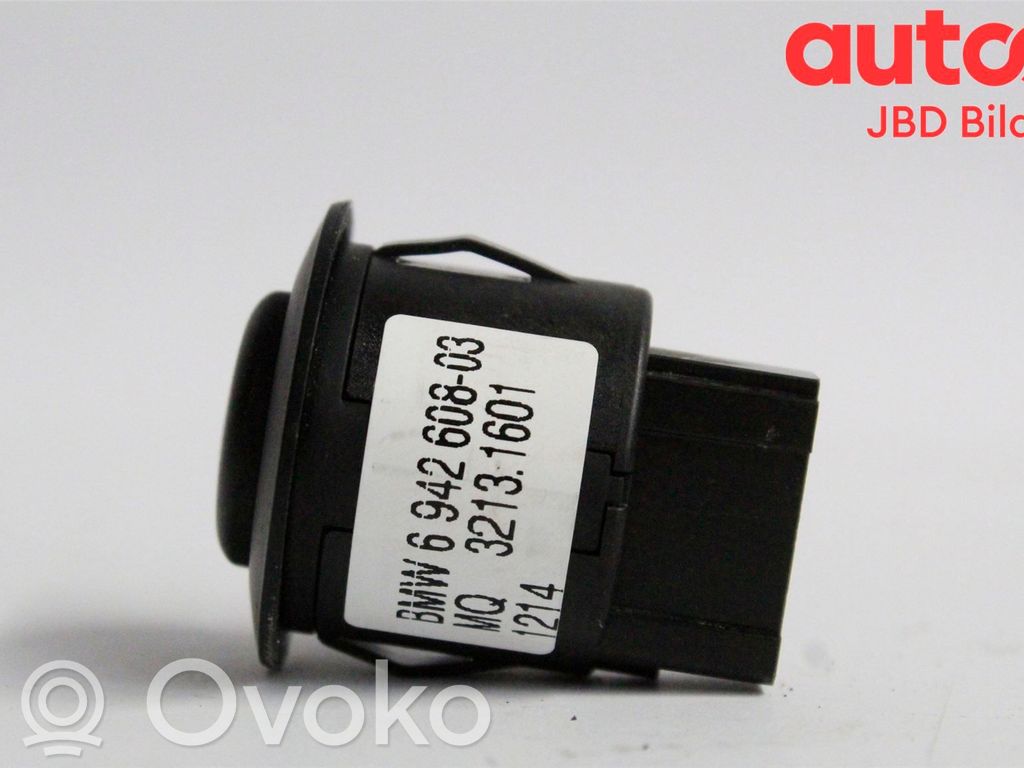BMW 5 F10 F11 Przycisk chowanego haka holowniczego 