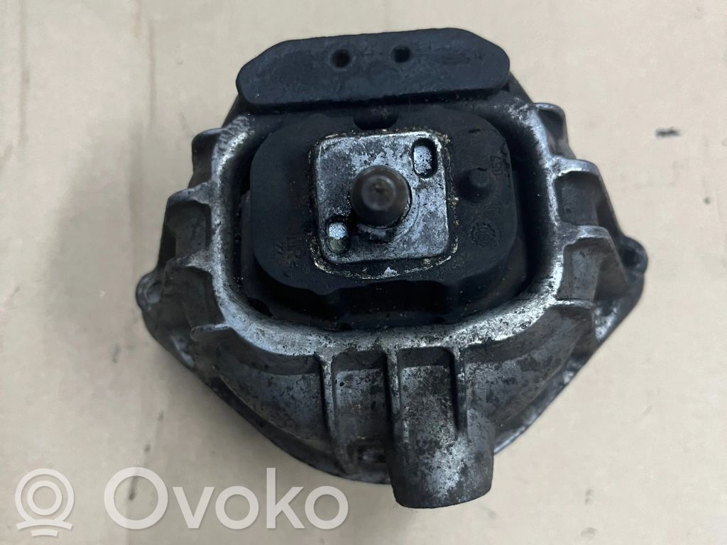 BMW 3 E92 E93 Dzinēja spilvens 