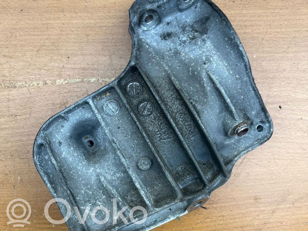 BMW 3 E92 E93 A/C compressor mount bracket 
