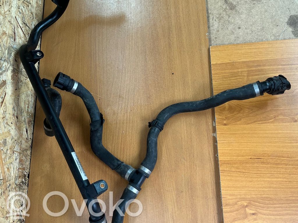 BMW 3 E90 E91 Engine coolant pipe/hose 