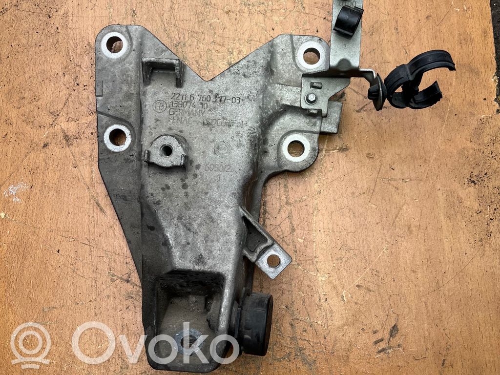 BMW 1 E82 E88 Engine mounting bracket 