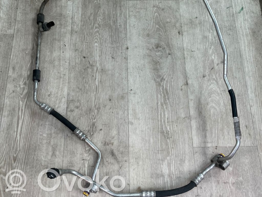 BMW 1 E82 E88 Ilmastointilaitteen putki (A/C) 