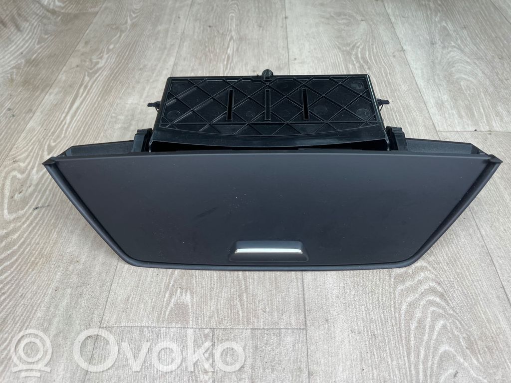 BMW X1 E84 Glove box 