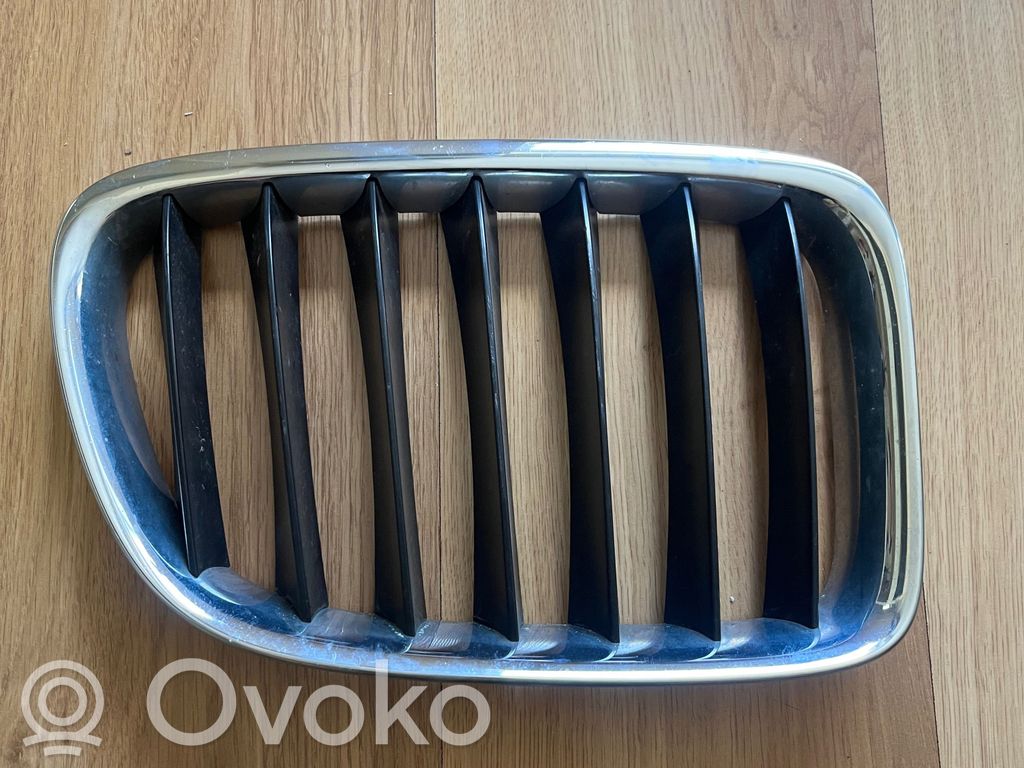 BMW X1 E84 Front bumper upper radiator grill 