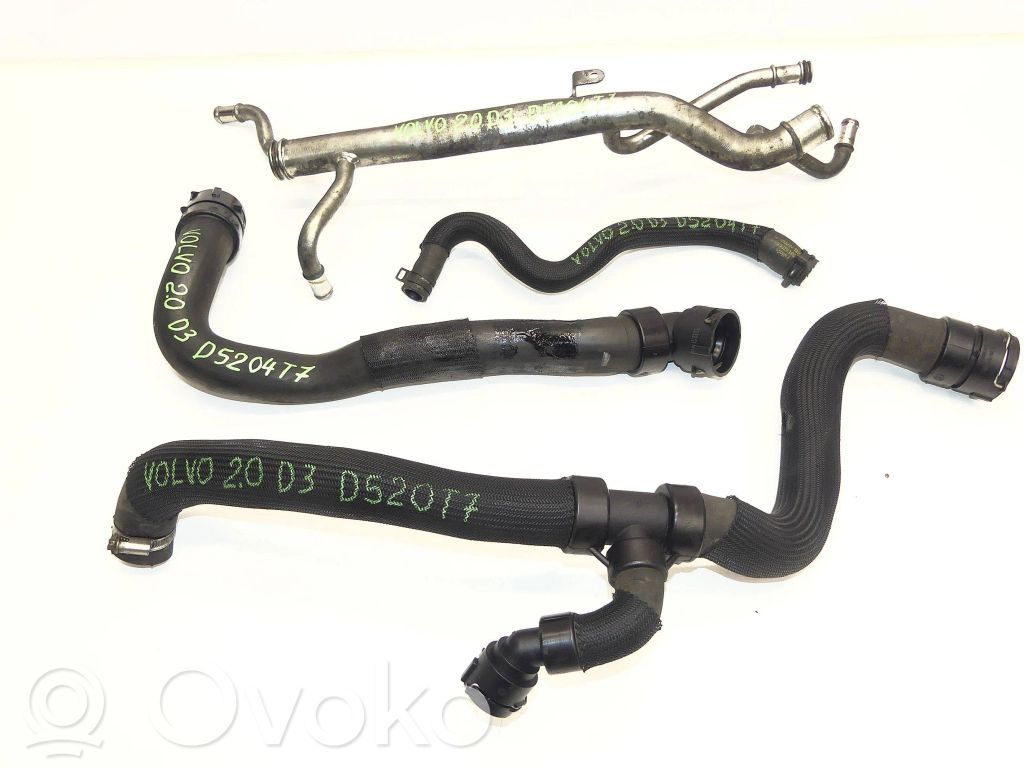 Engine coolant pipe/hose