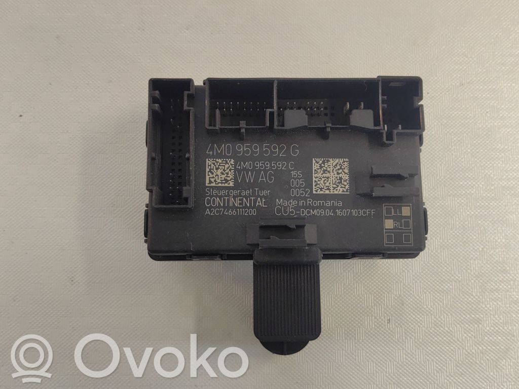 Audi Q7 4M Unité de commande module de porte 
