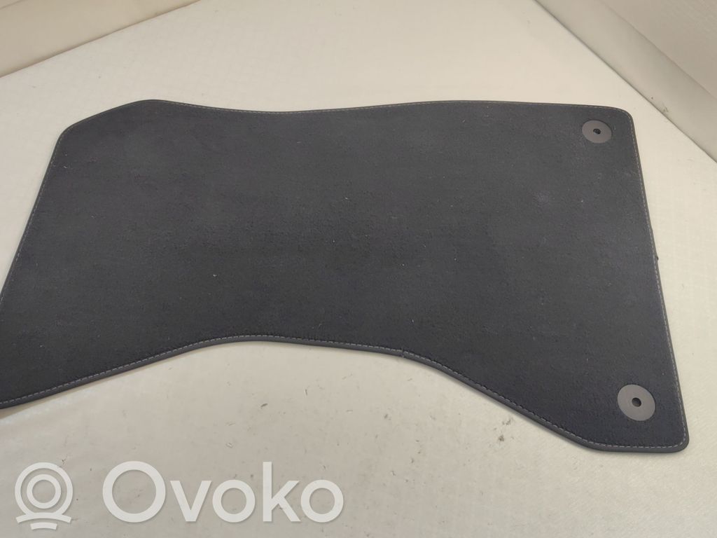 Audi A4 S4 B9 8W Zestaw dywaników samochodowych 