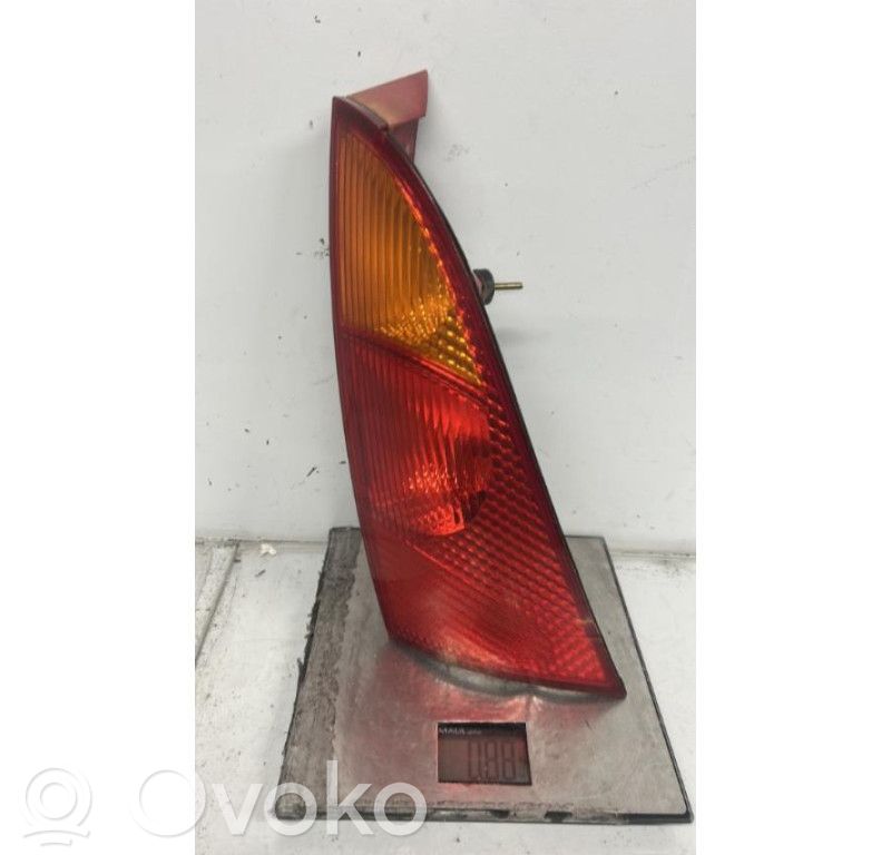 Ford Focus Aizmugurējais lukturis virsbūvē 