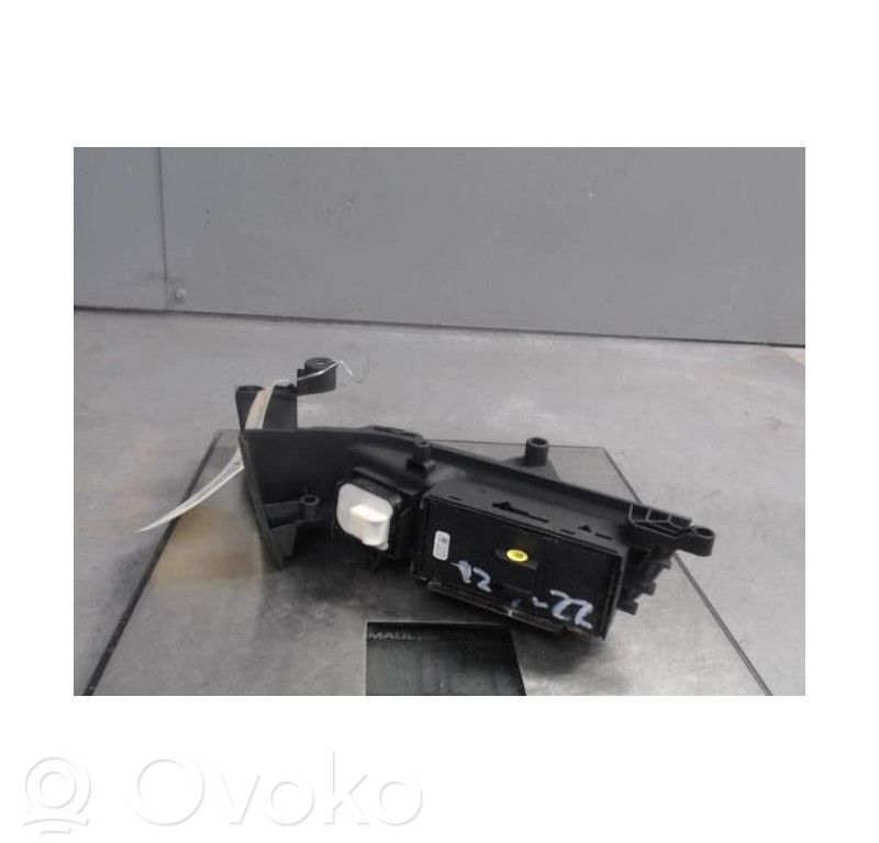 Electric window control switch   8V0959851A