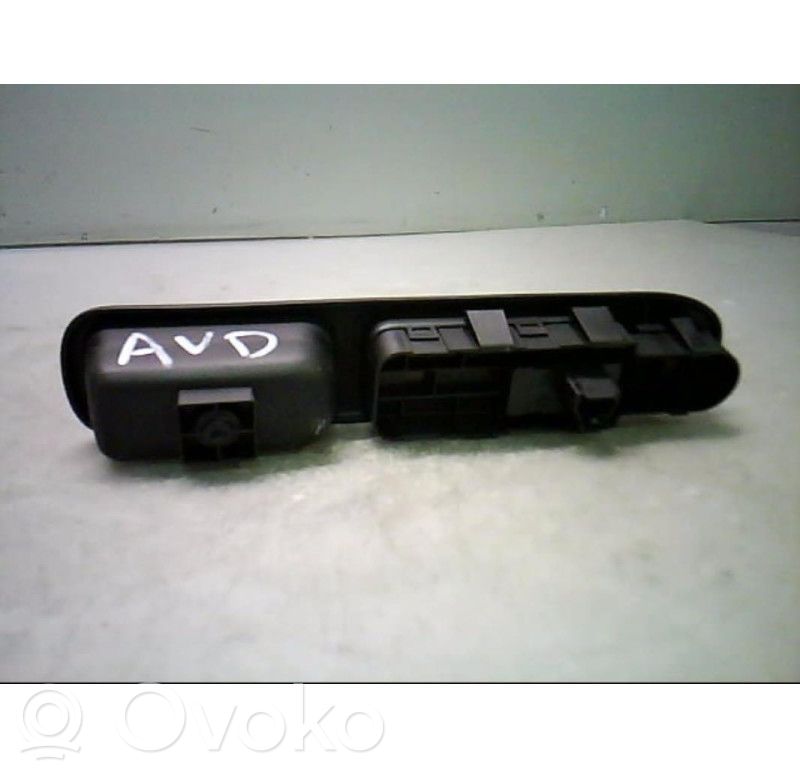 Peugeot 307 Electric window control switch 