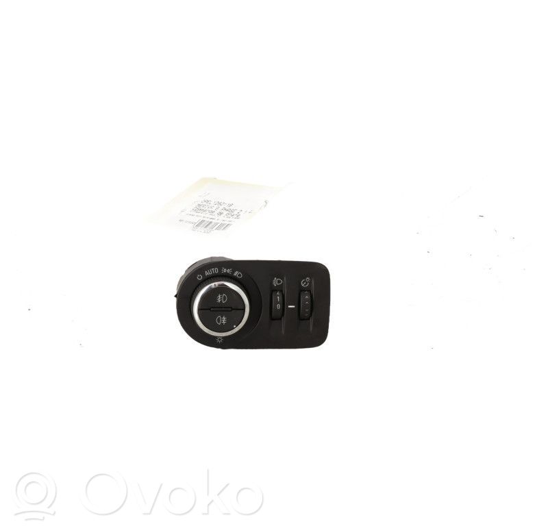 Light switch   13294825