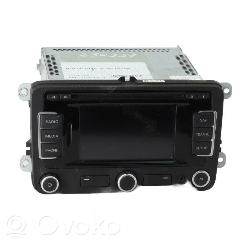Volkswagen Touran II Panel / Radioodtwarzacz CD/DVD/GPS 