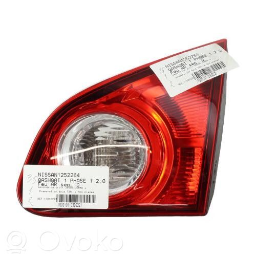 Nissan Qashqai Lampy tylnej klapy bagażnika 