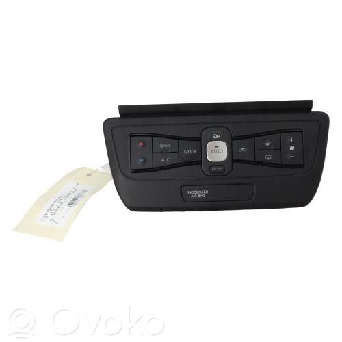 Nissan Leaf II (ZE1) Climate control unit 