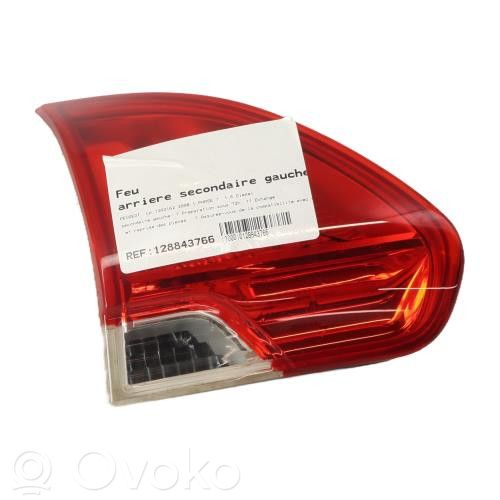 Peugeot 2008 I Lampy tylnej klapy bagażnika 