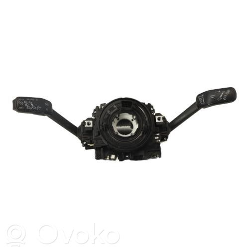 Seat Ateca Interruptor/palanca de limpiador de luz de giro