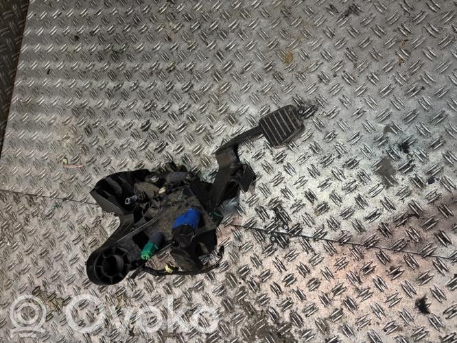 Renault Trafic III (X82) Clutch pedal 