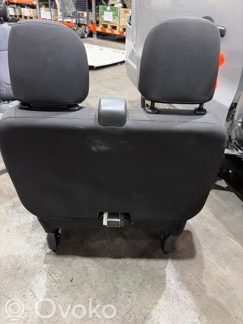 Opel Vivaro Etumatkustajan istuin 