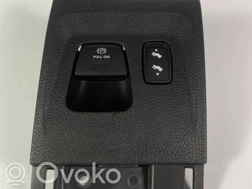 Other switches/knobs/shifts   68313482AC,134602000018