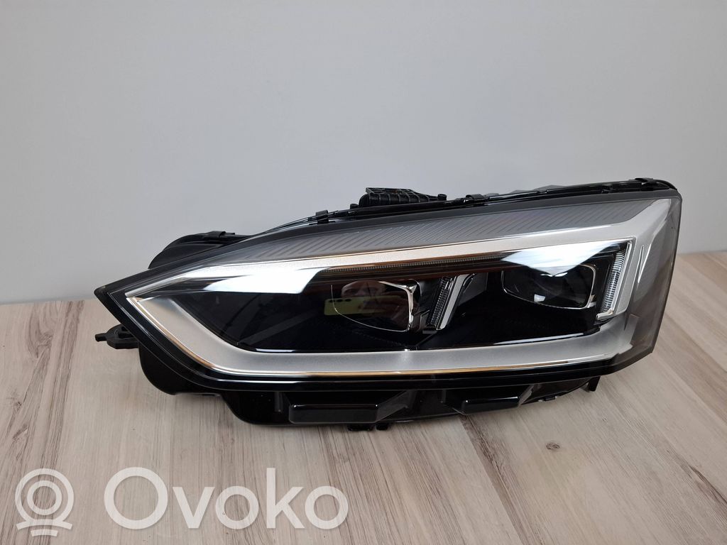 Audi A5 Headlight/headlamp 