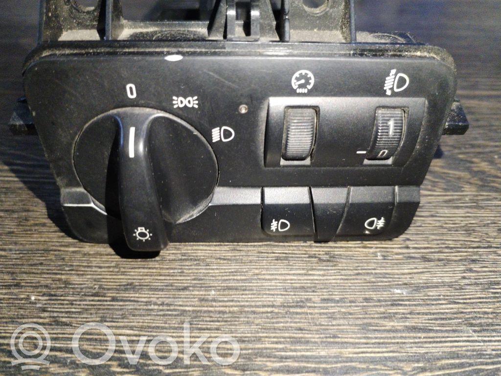 Light switch   6907947,0229868,086480061