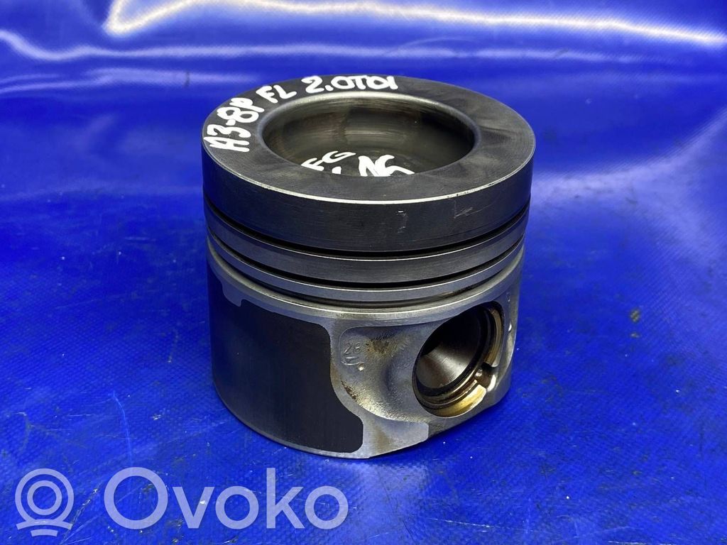 Audi A3 S3 8P Piston 