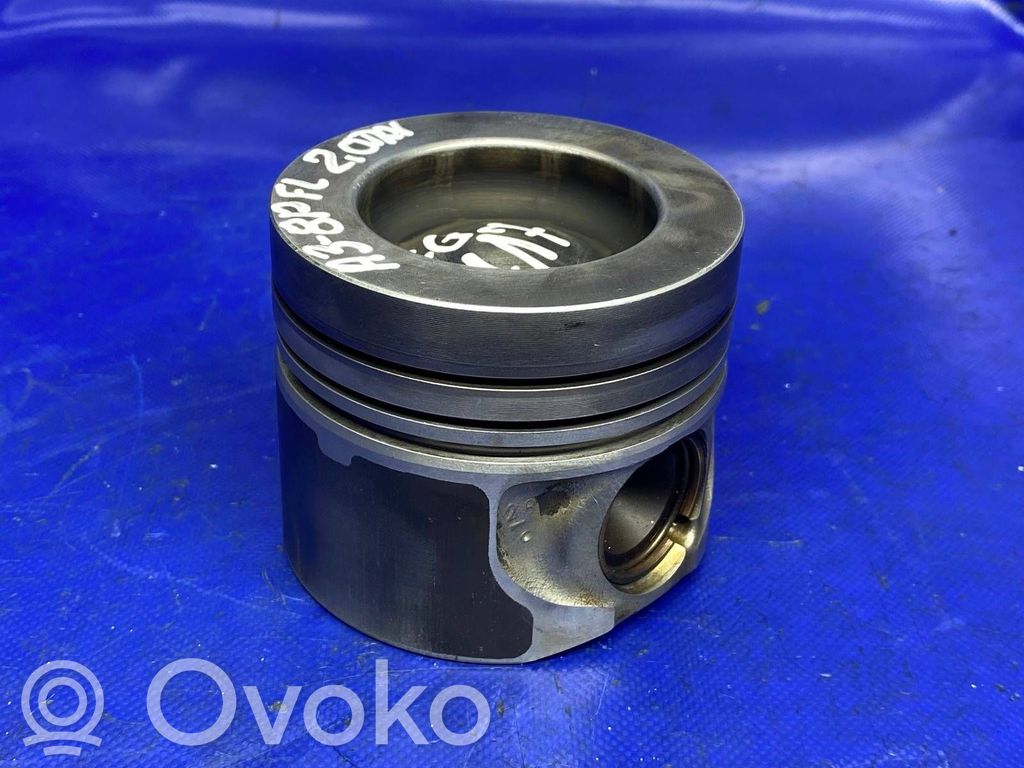 Audi A3 S3 8P Piston 