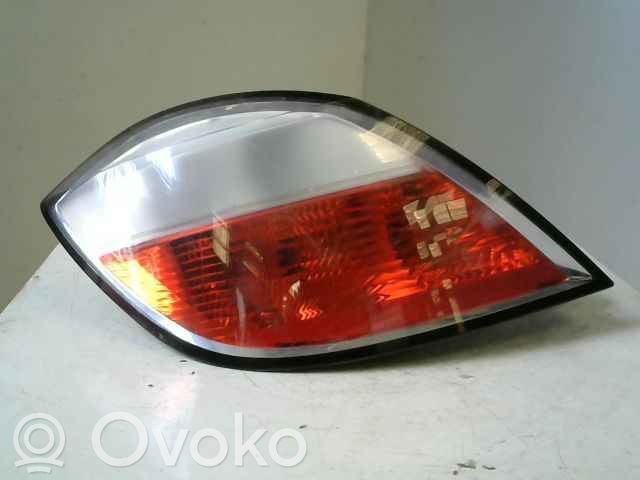 Opel Astra H Lampă spate în caroserie 