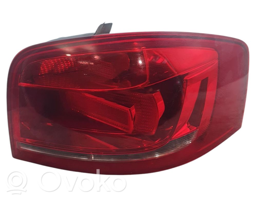 Audi 200 Задний фонарь в кузове 