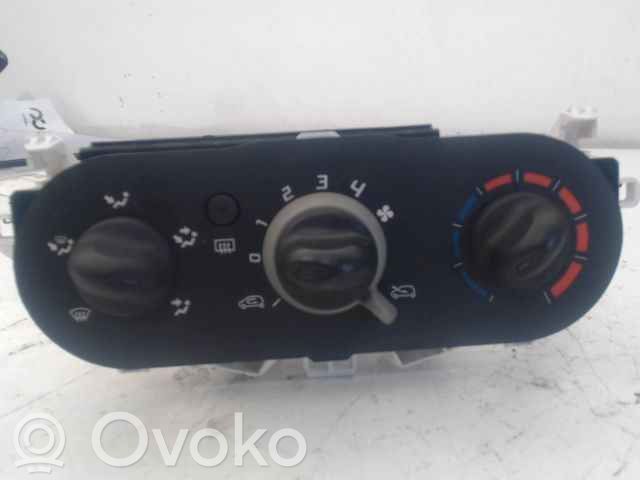 Renault Twingo II Oro kondicionieriaus/ klimato/ pečiuko valdymo blokas (salone) 