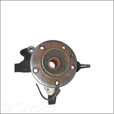 Opel Movano B Cubo de rueda delantera 